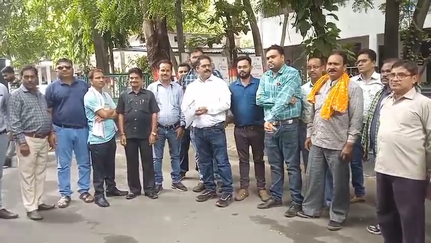 Bilaspur news : बिलासपुर में अतिरिक्त कलेक्टर पर लगे अभद्र व्यवहार के आरोप, कर्मचारियों ने स्थानांतरण की मांग की
