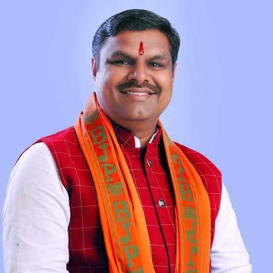 cabinet extension : विधायक अमर और राजेश के बीच फंस रहा पेंच, किसको मिलेगी किस्मत की चाबी... साय केबिनेट के लिए कल 3 मंत्रियों का होगा ऐलान... गजेंद्र यादव का नाम फाइनल ! 