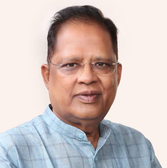 cabinet extension : विधायक अमर और राजेश के बीच फंस रहा पेंच, किसको मिलेगी किस्मत की चाबी... साय केबिनेट के लिए कल 3 मंत्रियों का होगा ऐलान... गजेंद्र यादव का नाम फाइनल ! 