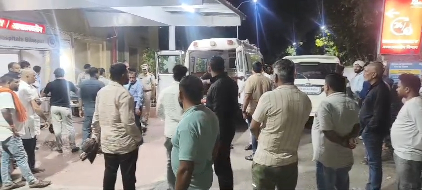 Firing Incident : साय-साय चली बिलासपुर में गोलियां, 12 राउंड से अधिक 3 युवकों ने की फायरिंग, न्यायधानी को बना दिया उड़ता बिलासपुर, अब नाकेबंदी कर संदेहियों को ले रहे हिरासत में....