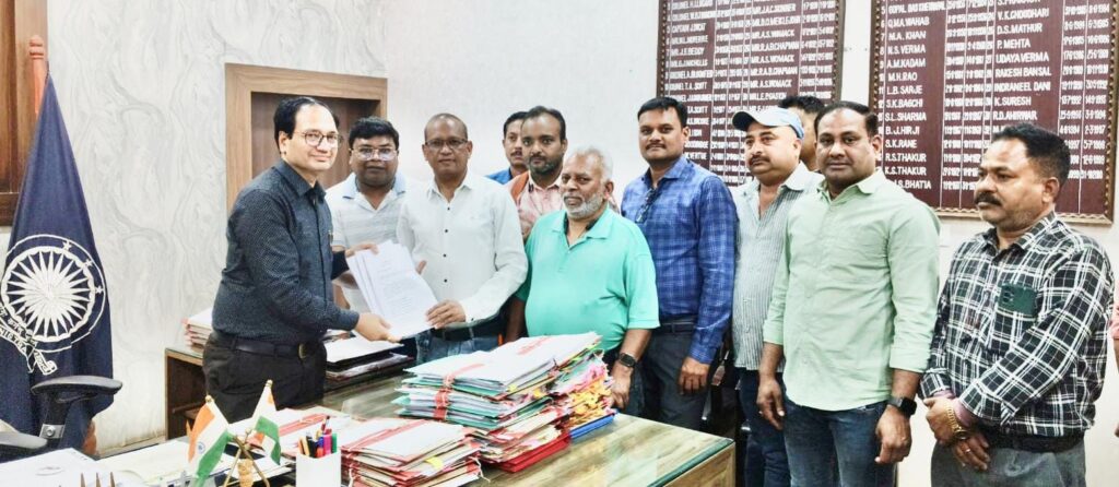 बिलासपुर प्रेस क्लब चुनाव: एकतरफा निरस्त किए जाने का मामला अब पकड़ा तूल, कलेक्टर से विजिलेंस जांच की मांग, मुख्य सचिव और लोकायुक्त के नाम सौंपा ज्ञापन